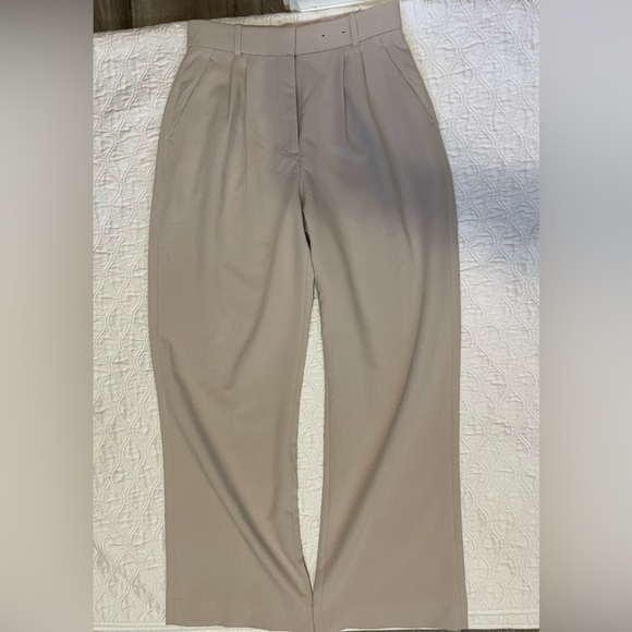 ABERCROMBIE AND FITCH- Curve Love Sloane Tailored Wide Leg, size 30 long, NWT - Picture 4 of 6